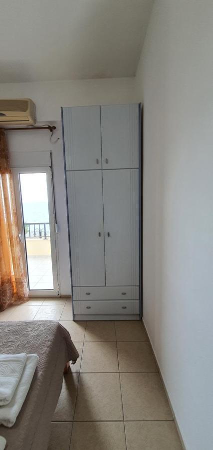 Eirini Apts On The Beach Psari Forada Exterior foto